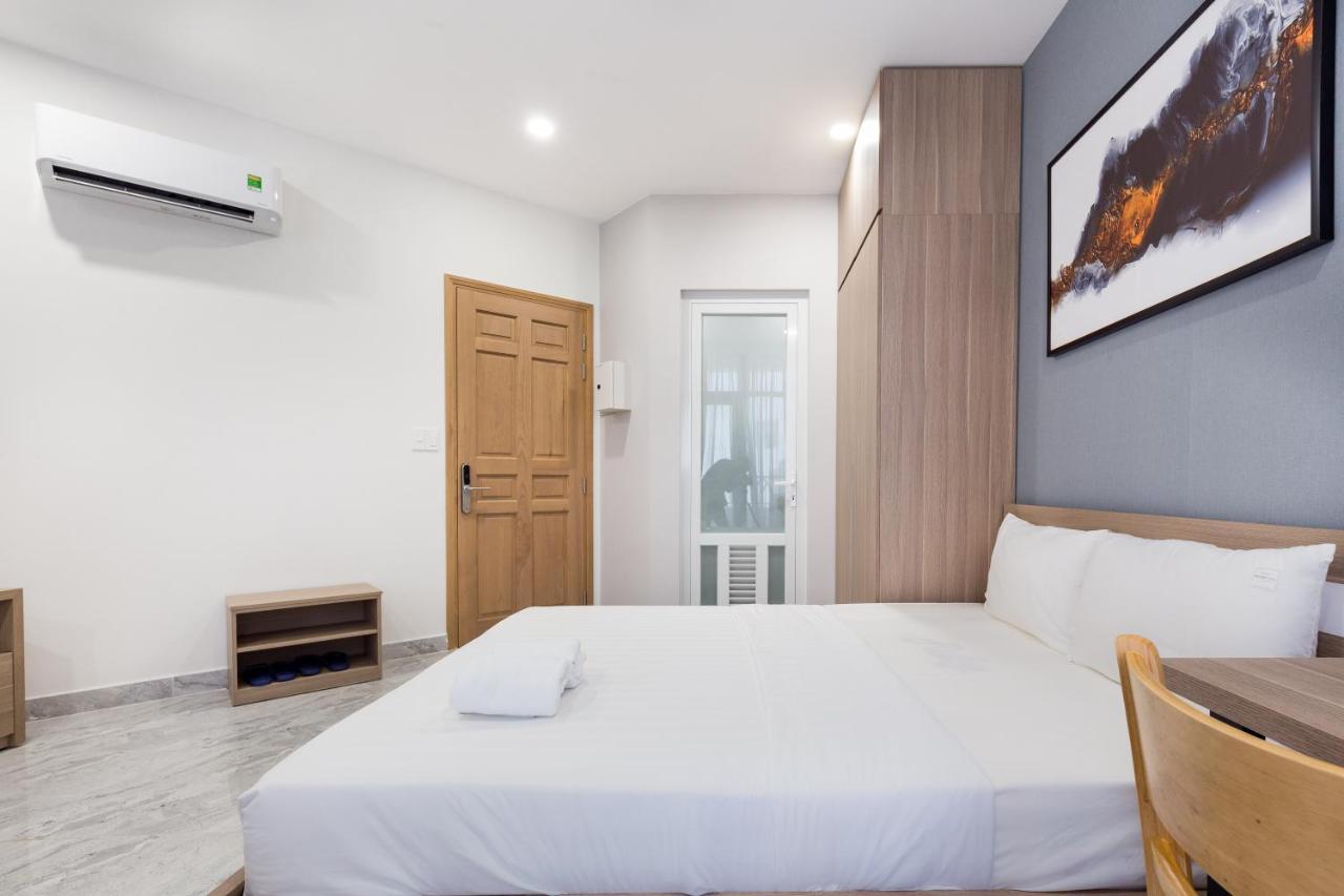 Yours Studio Airport Hotel Ho Şi Min Exterior foto