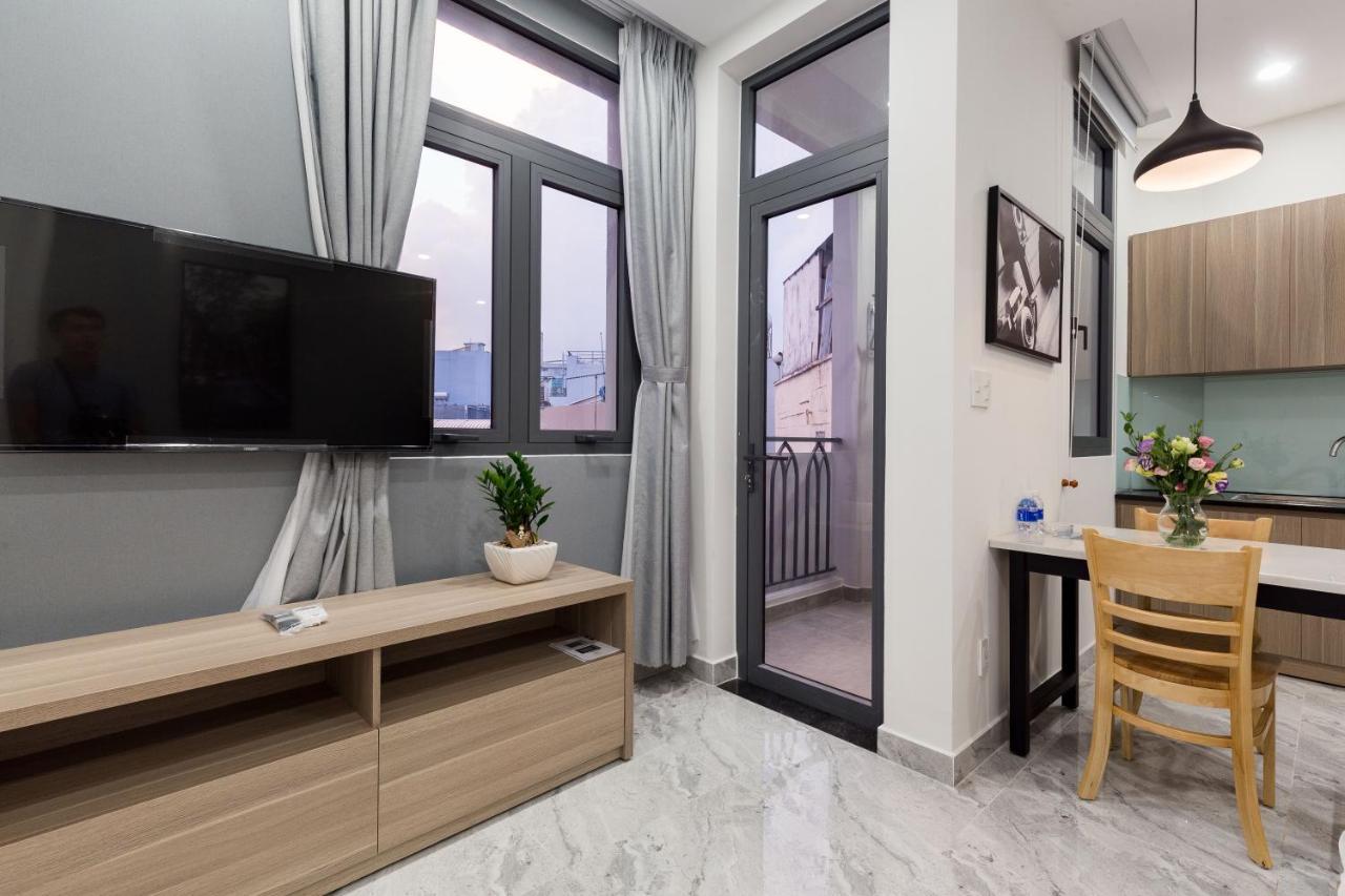 Yours Studio Airport Hotel Ho Şi Min Exterior foto