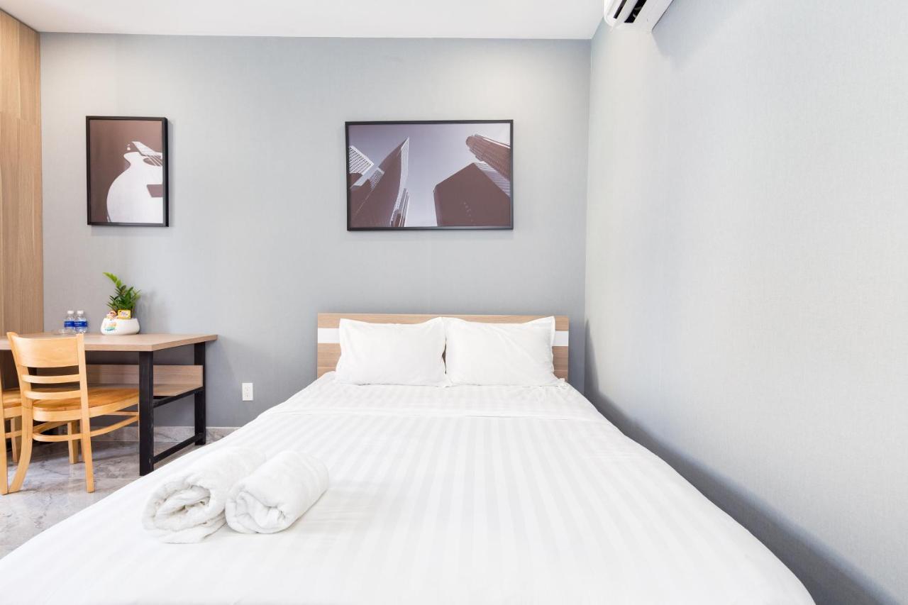 Yours Studio Airport Hotel Ho Şi Min Exterior foto