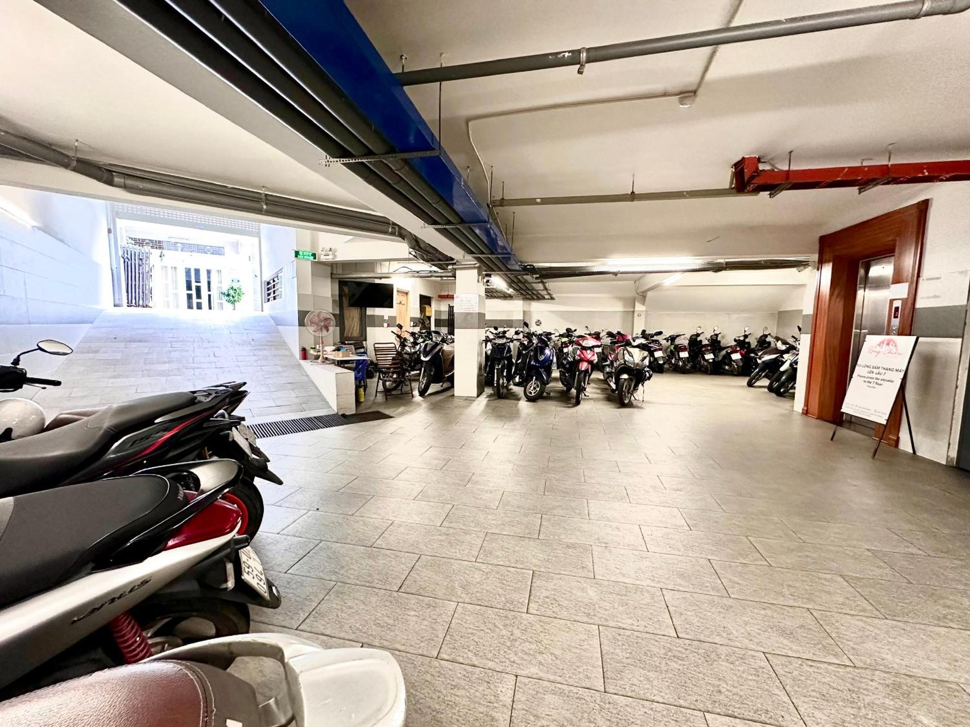Yours Studio Airport Hotel Ho Şi Min Exterior foto